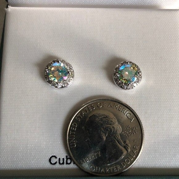 Cubic Zirconia Round Stud Pierced Earrings NIB - Picture 6 of 11